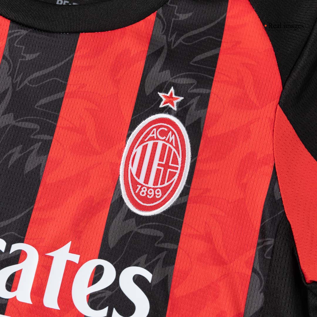 AC Milan
Casa
Camisa
Conjunto (Camisa + Calções + Meias)
2025/26