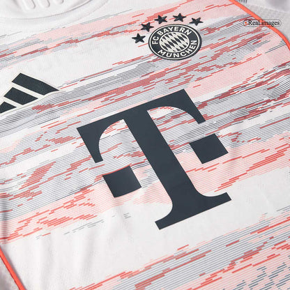Jogador UPAMECANO #2 Bayern Munich Fora Futebol Camisas 2025/26 Branco