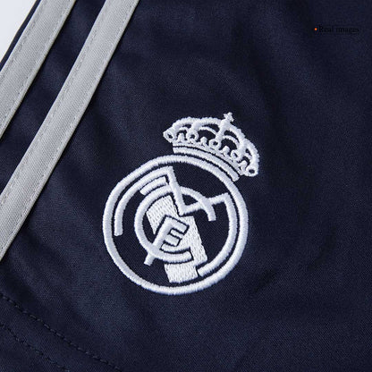Real Madrid 
 Fora 
 Conjunto（Camisa + Calção + Meias) 2025/26