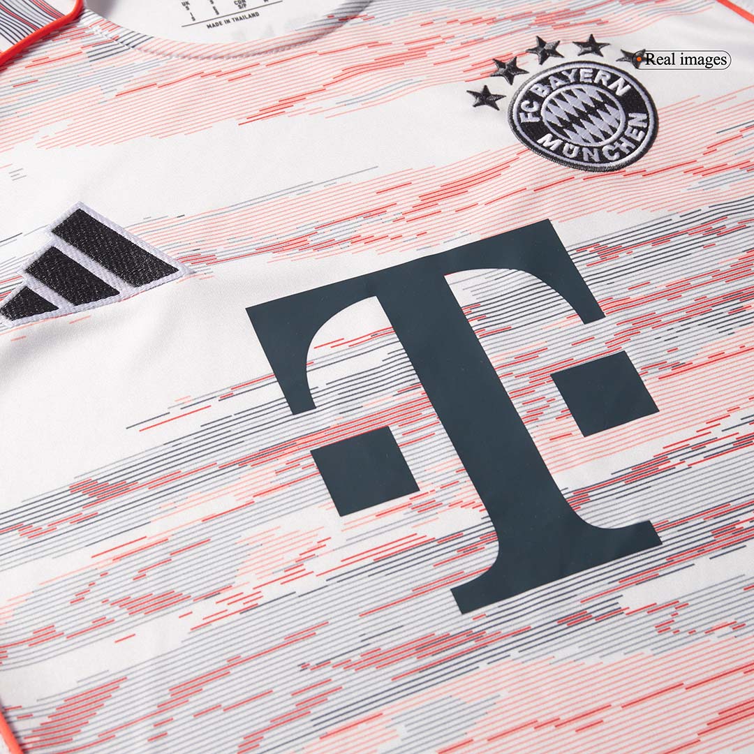 UPAMECANO #2 Bayern Munich Fora Camisa 2025/26 Branco