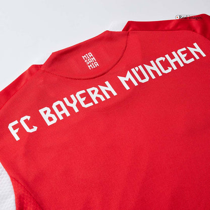 Jogador UPAMECANO #2 Bayern Munich Casa Futebol Camisas 2025/26 Vermelho