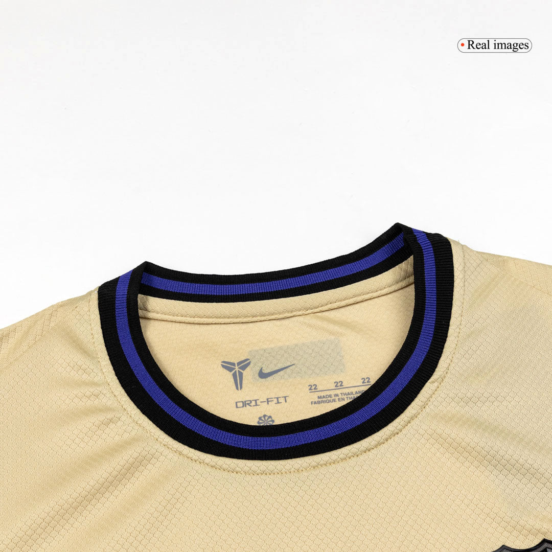 Barcelona 
 Fora 
 Conjunto（Camisa + Calção + Meias) 2025/26