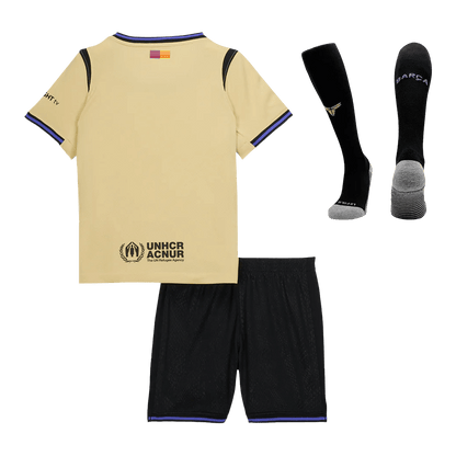 Barcelona 
 Fora 
 Conjunto（Camisa + Calção + Meias) 2025/26
